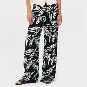 Primark Black and Cream Patterned Wide Leg Pants NWT Size XS